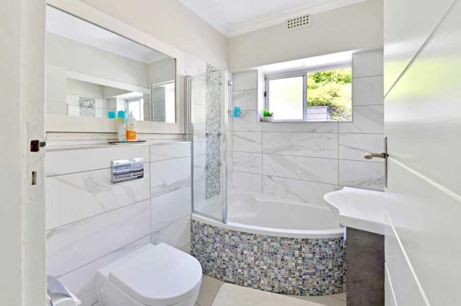 To Let 2 Bedroom Property for Rent in Bantry Bay Western Cape